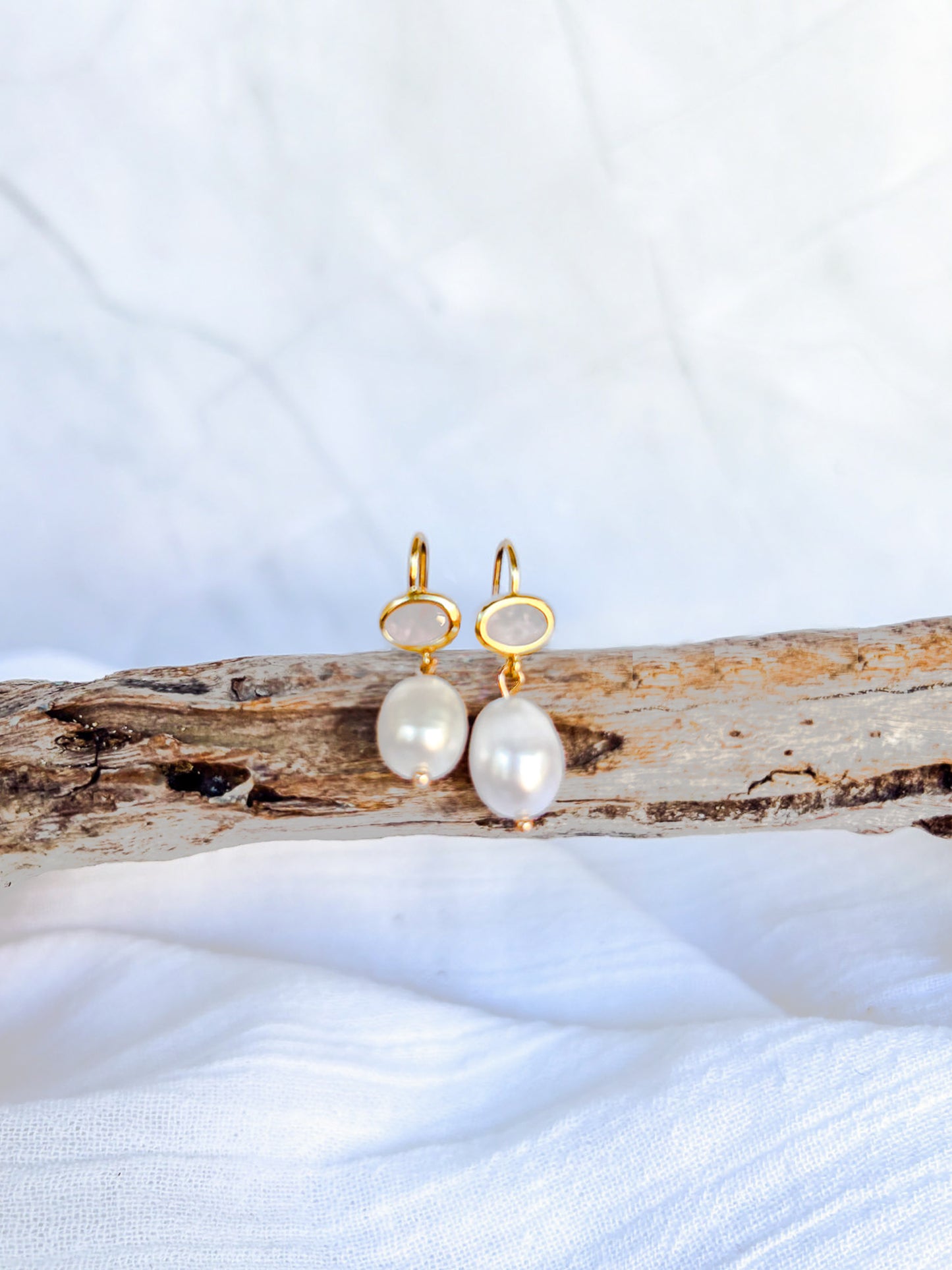 Freshwater Pearl & Gold Crystal Hook Earrings - Beadsmith