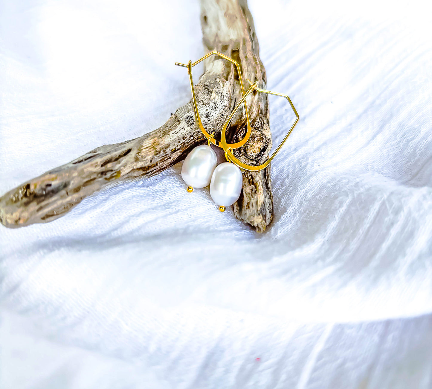 Freshwater Pearl on Gold hoops - Beadsmith