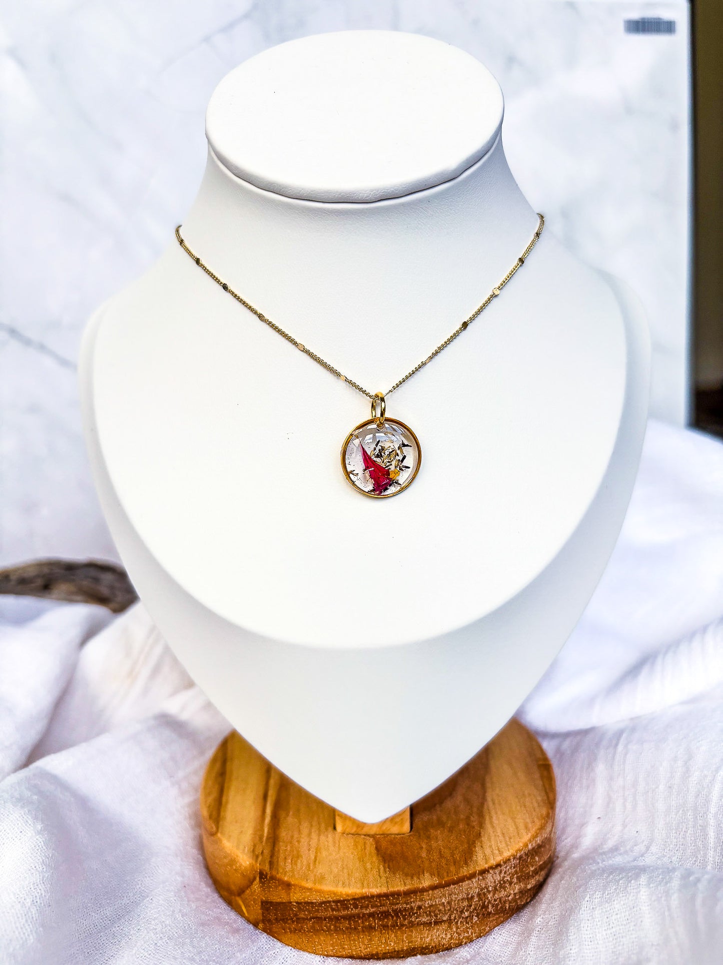 Gold round open hoop with real flowers on 18k Gold Chain - Beadsmith