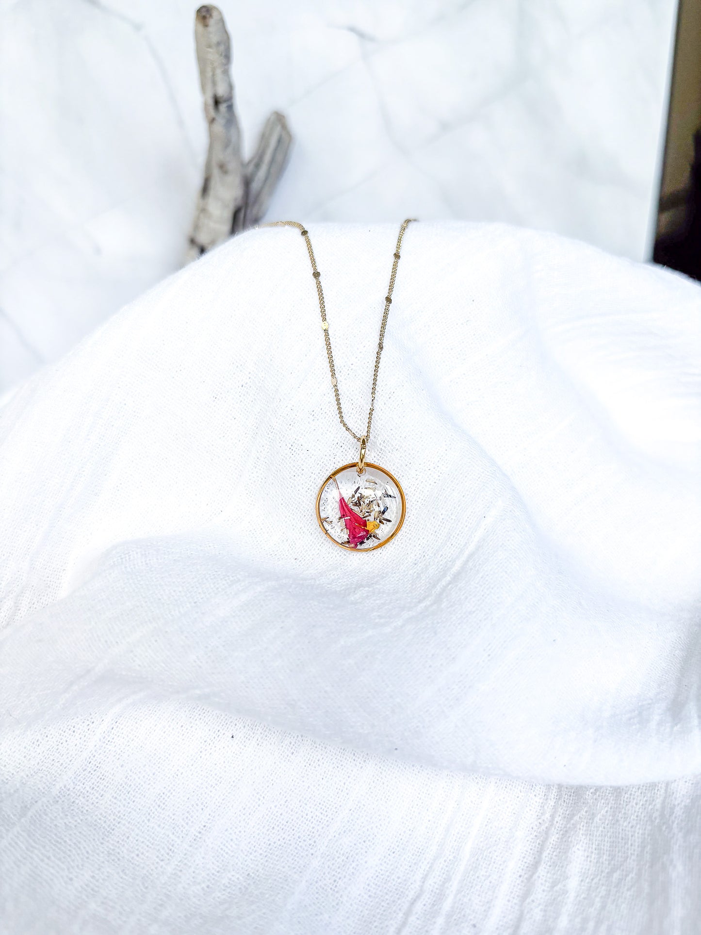 Gold round open hoop with real flowers on 18k Gold Chain - Beadsmith