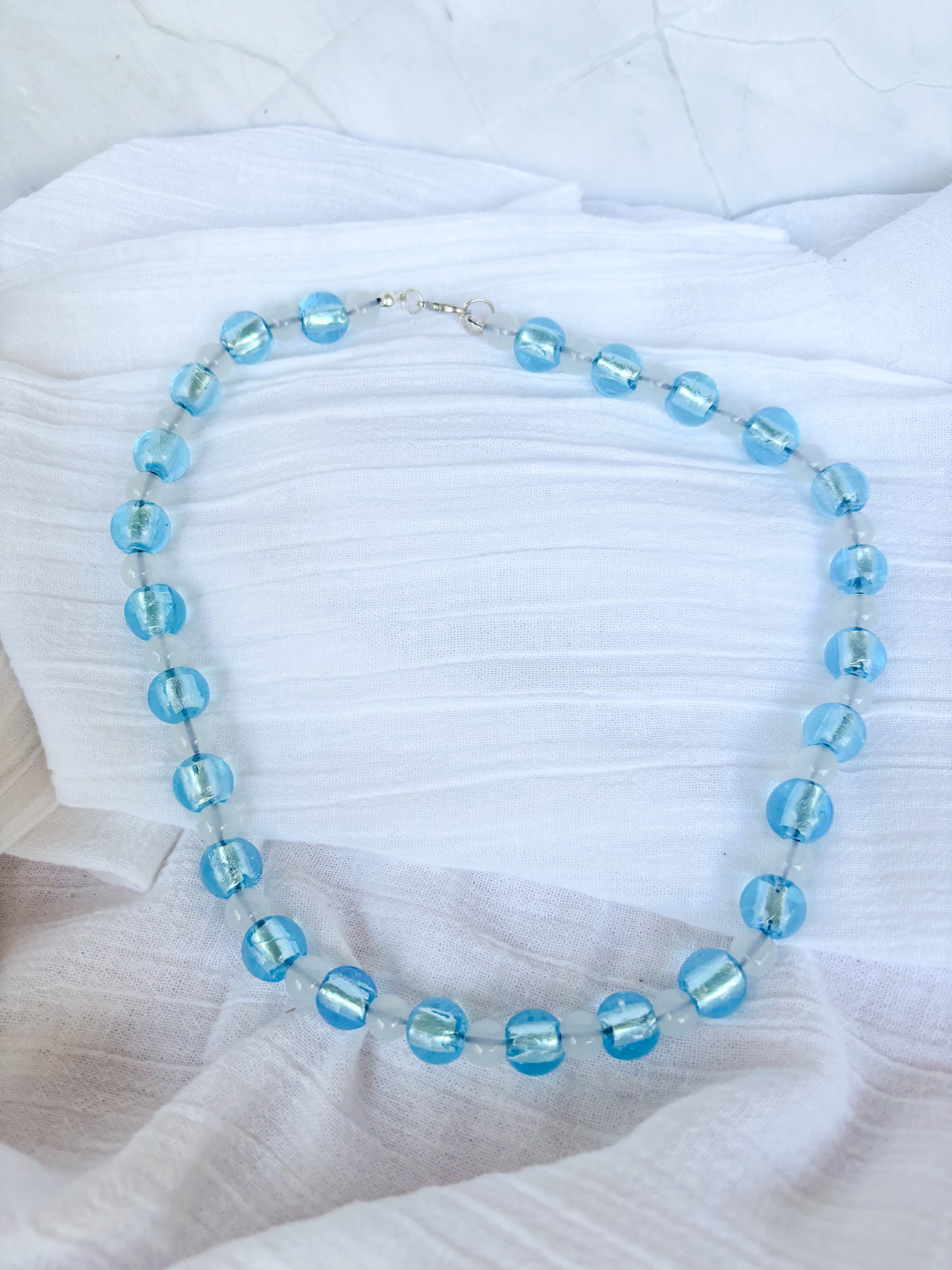 Blue and white round beaded short necklace - Beadsmith