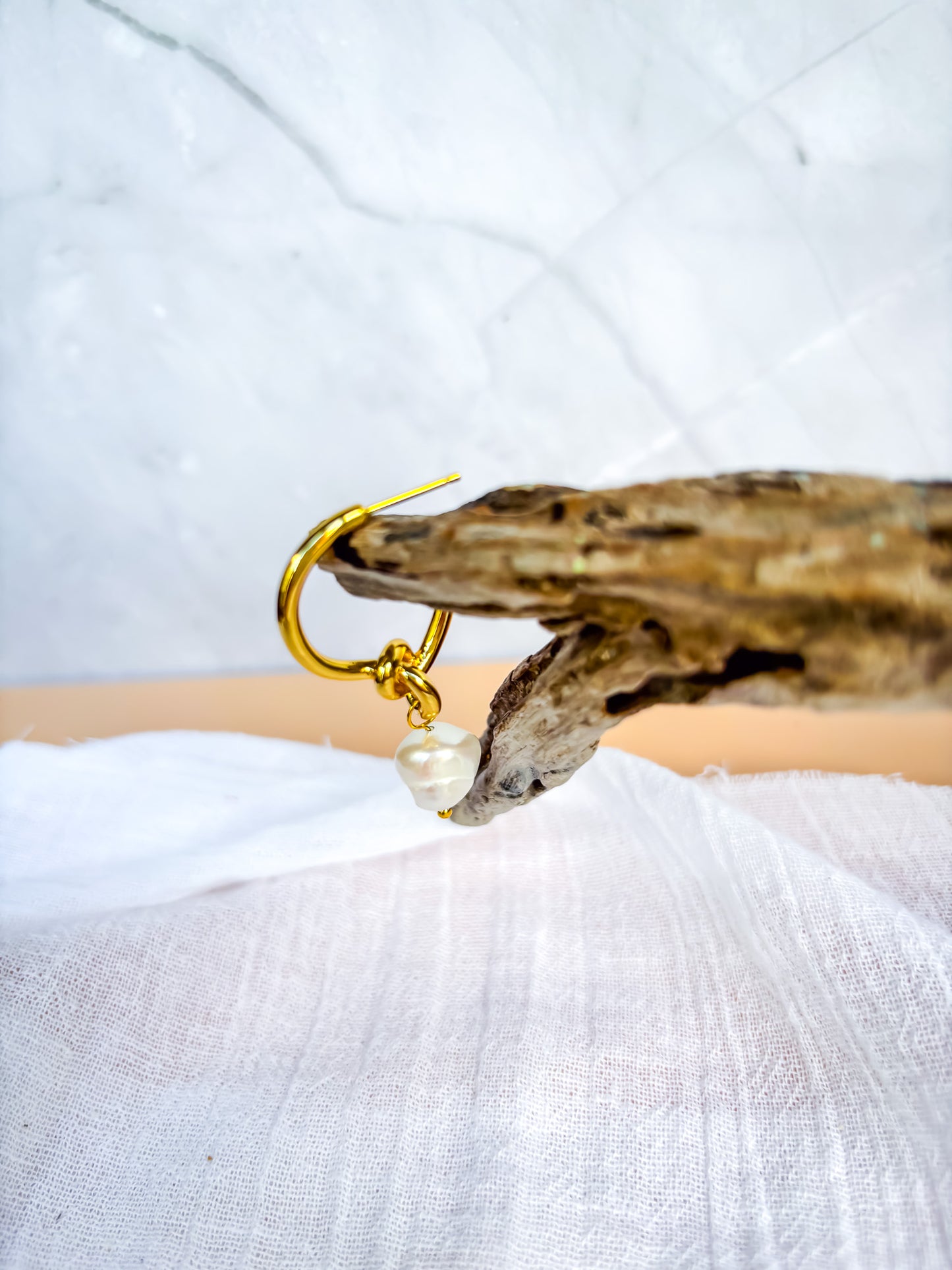 Gold plated knot hoop with freshwater pearl - Beadsmith