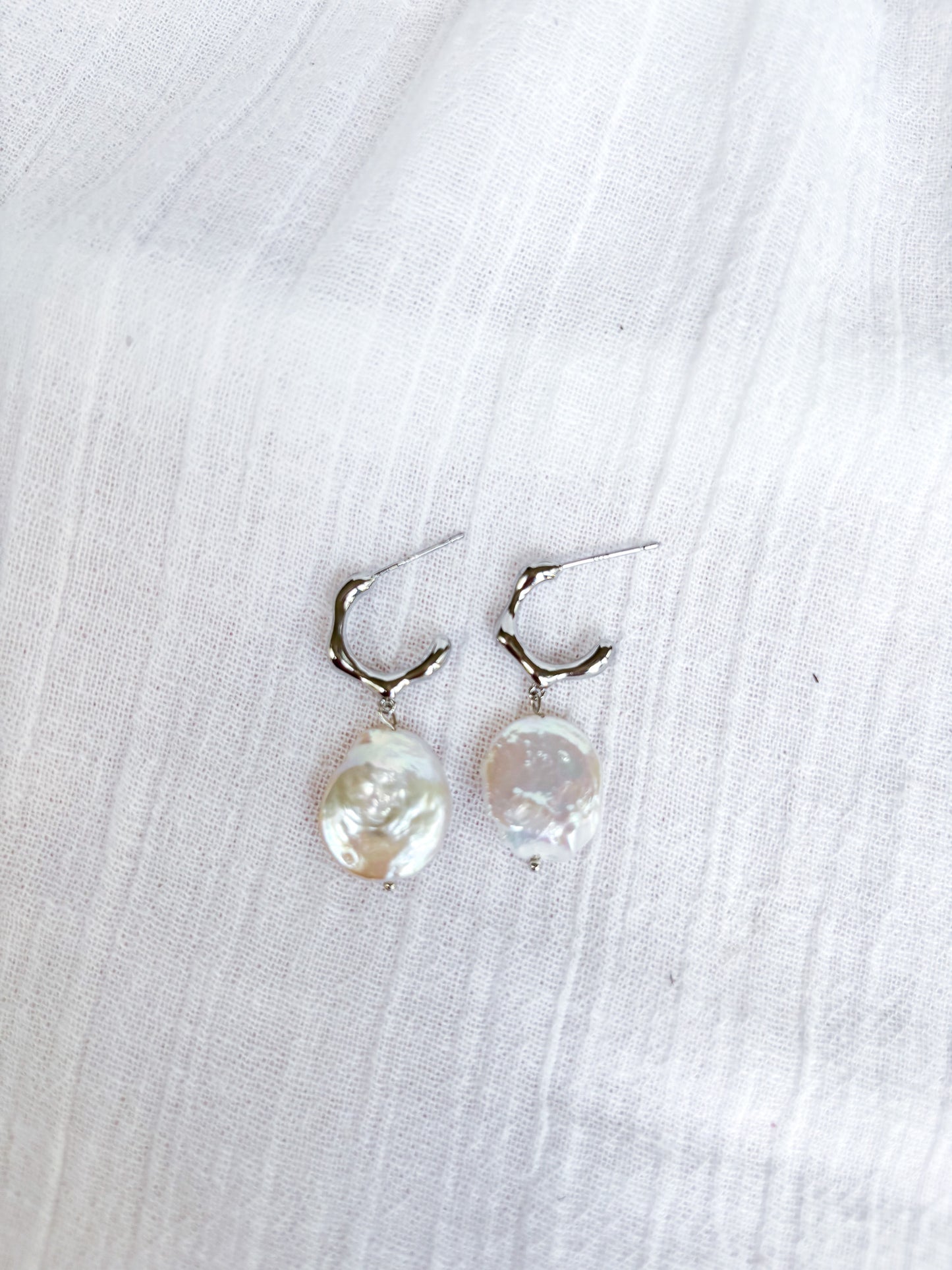 Sterling silver chunky hoop with nugget pearl - Beadsmith