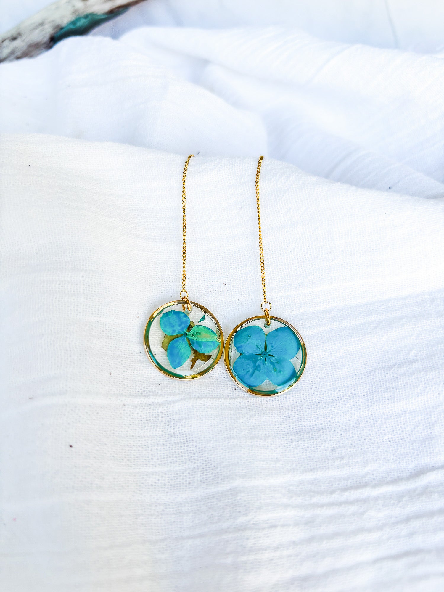 Blue Hydrangeas on Gold Threads earrings - Beadsmith
