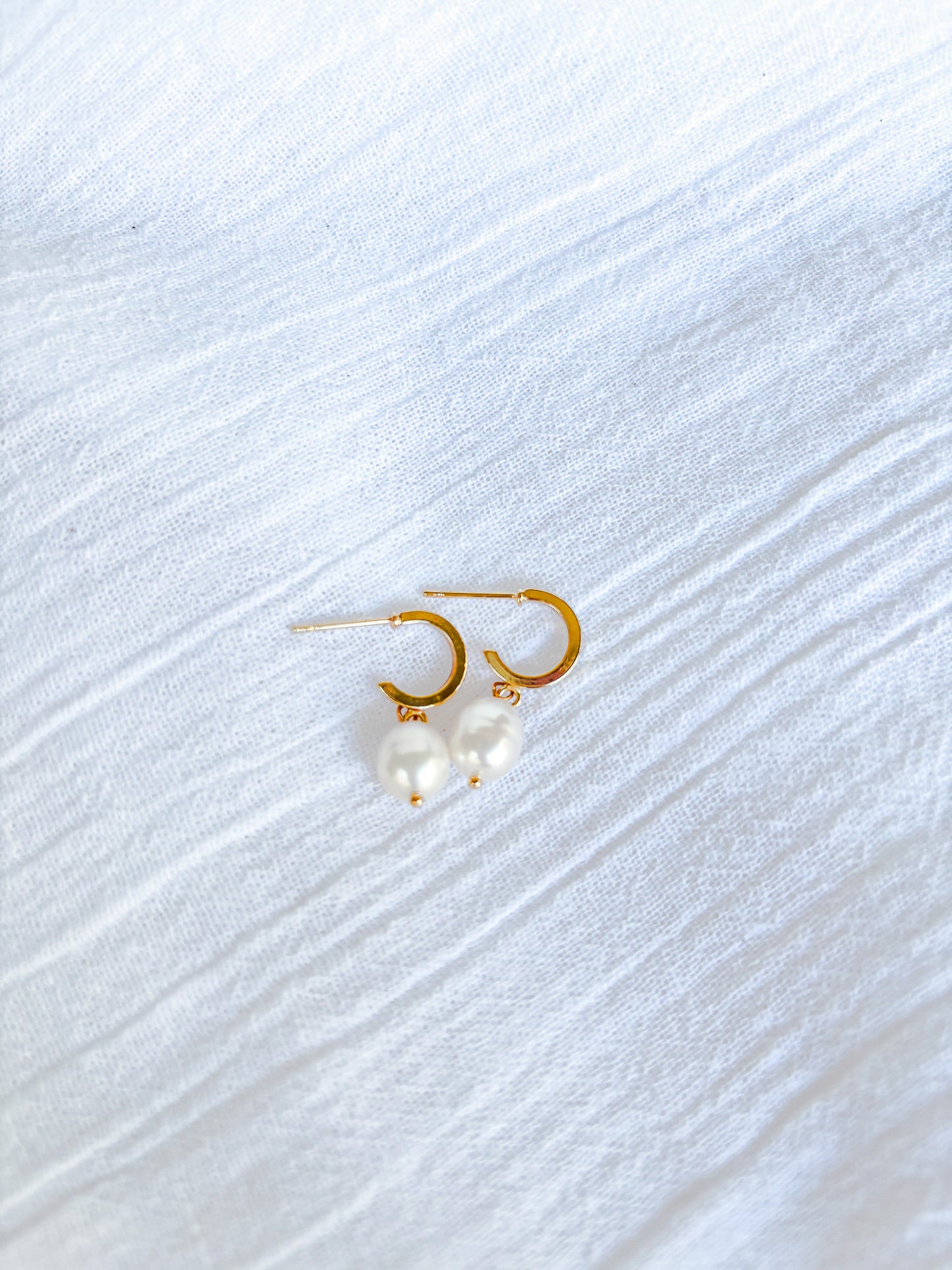 Freshwater Pearl Chunky half Huggie Hoops - Beadsmith