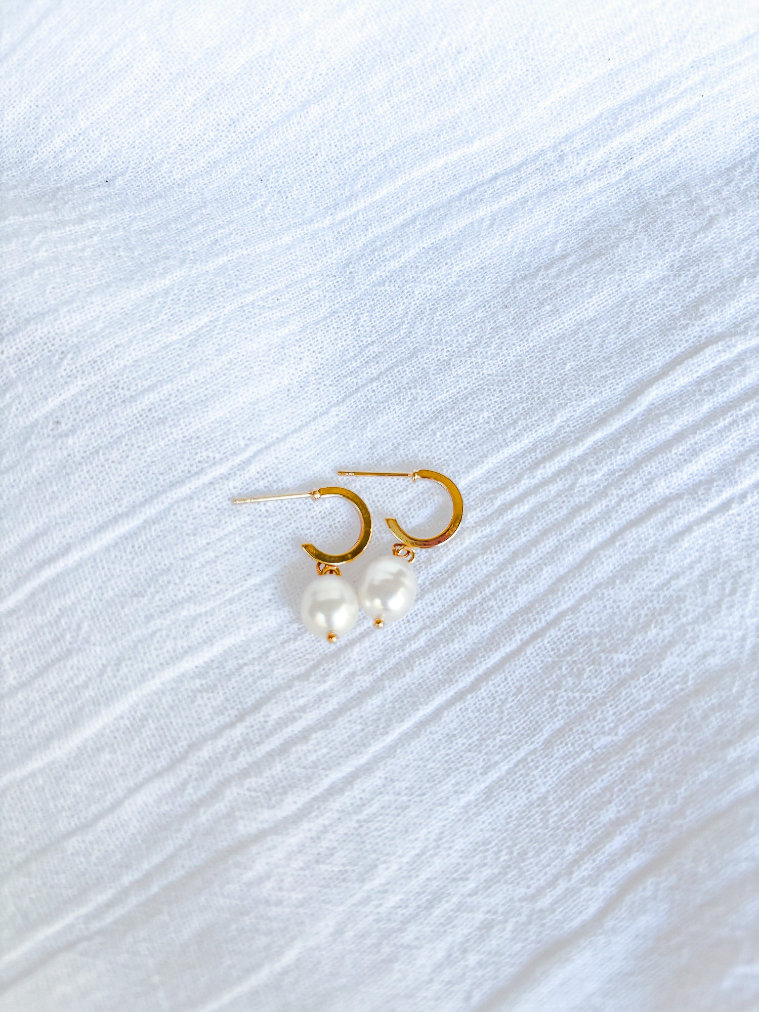 Freshwater Pearl Chunky half Huggie Hoops - Beadsmith