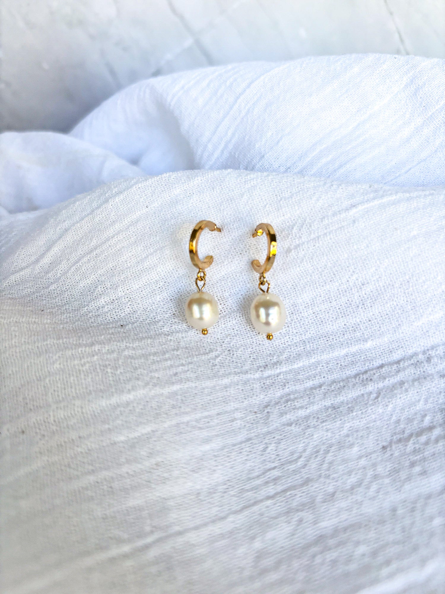 Freshwater Pearl Chunky half Huggie Hoops - Beadsmith