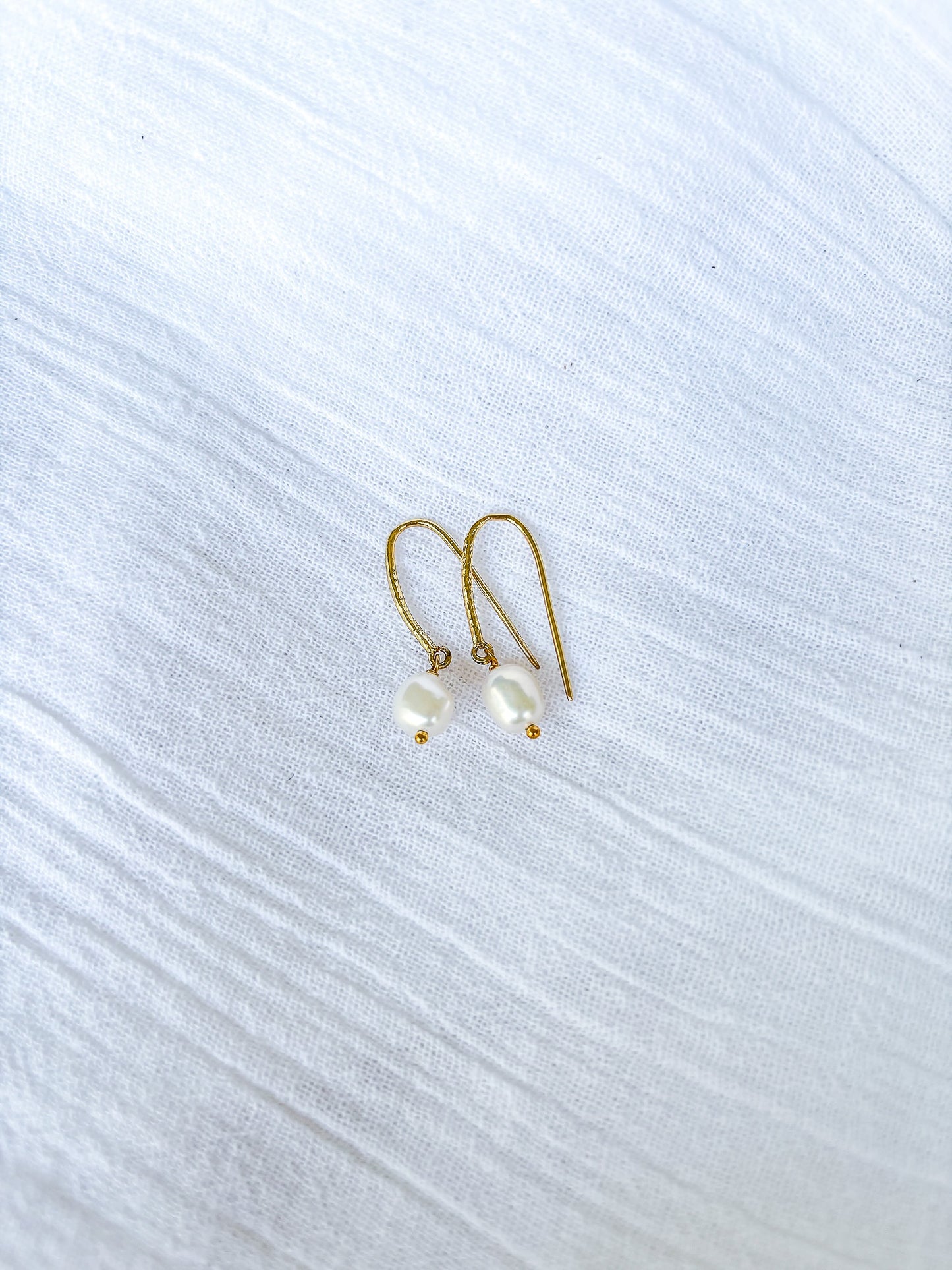 Elegant Gold Hooks with Freshwater Pearls - Beadsmith
