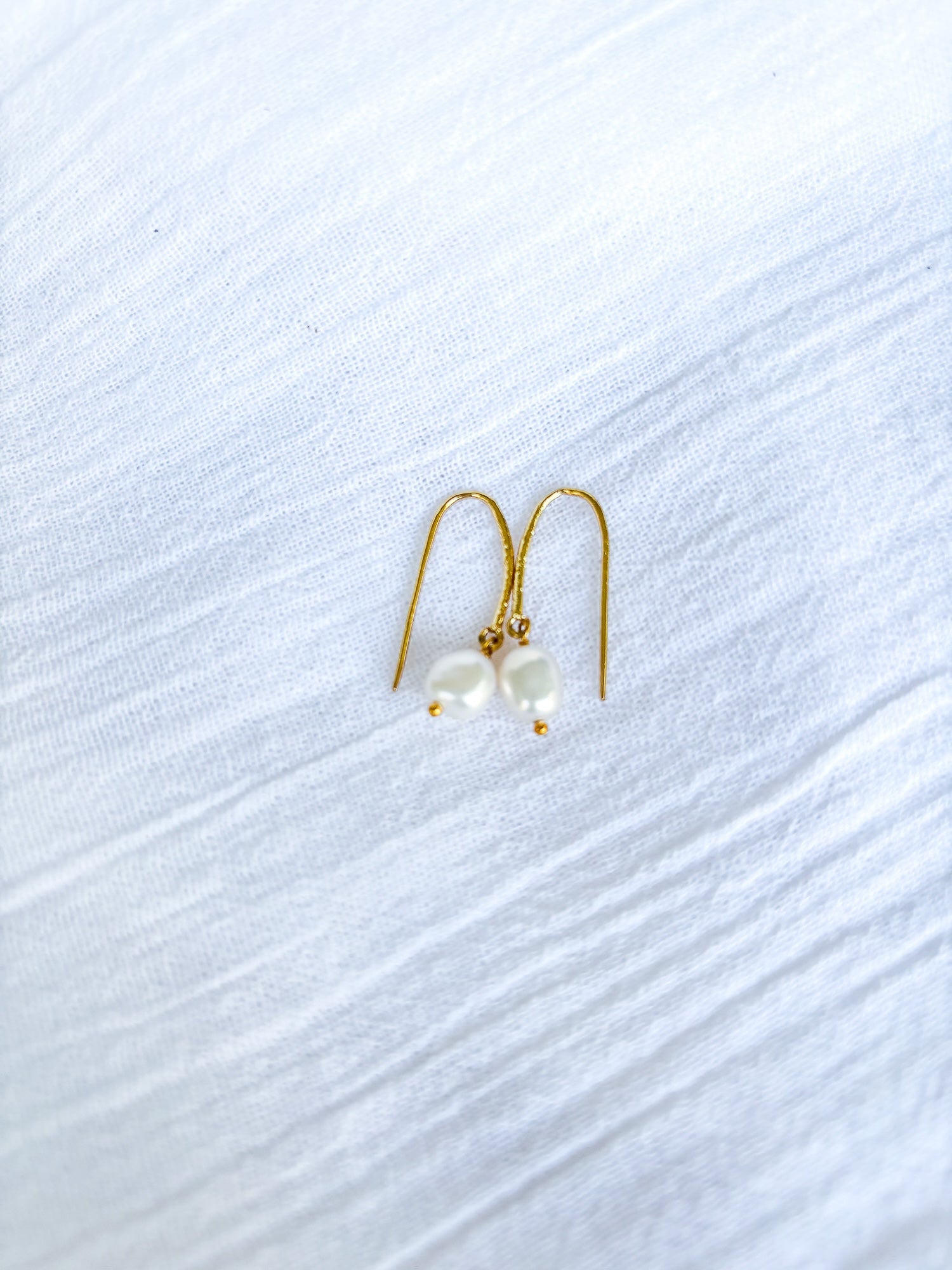 Elegant Gold Hooks with Freshwater Pearls - Beadsmith
