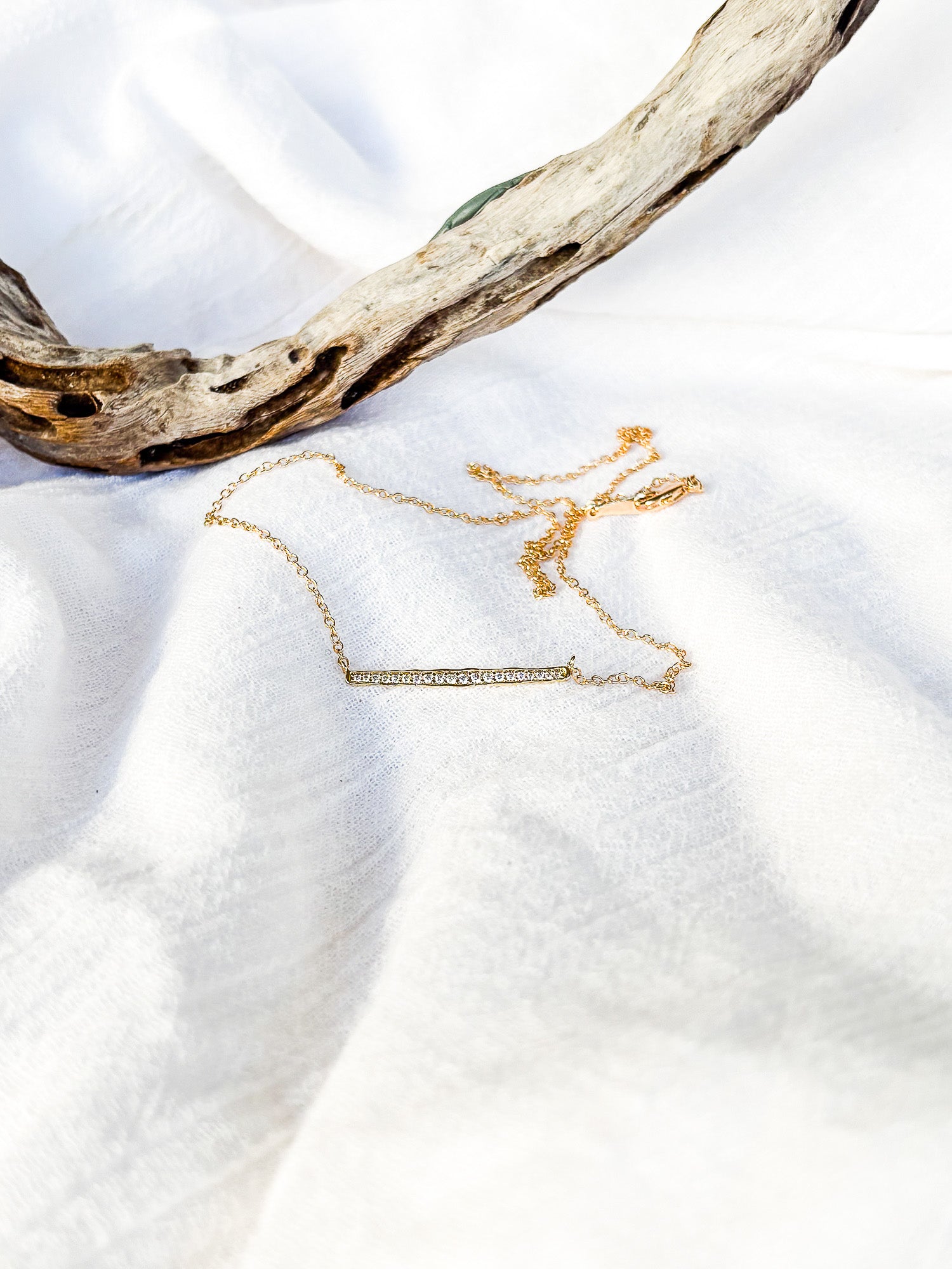 Dainty gold Diamante bar on 18k Gold Chain - Beadsmith