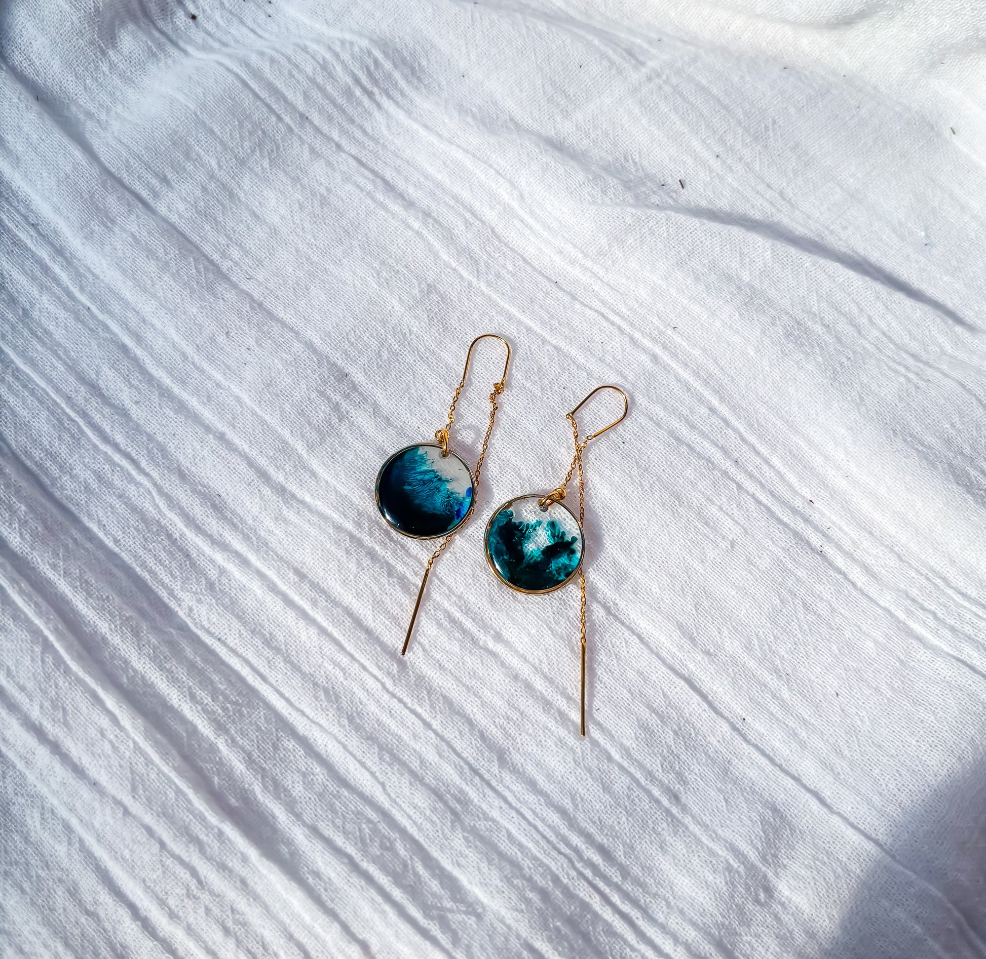 Blue Resin Disc Earrings on Gold Threader Drops - Beadsmith