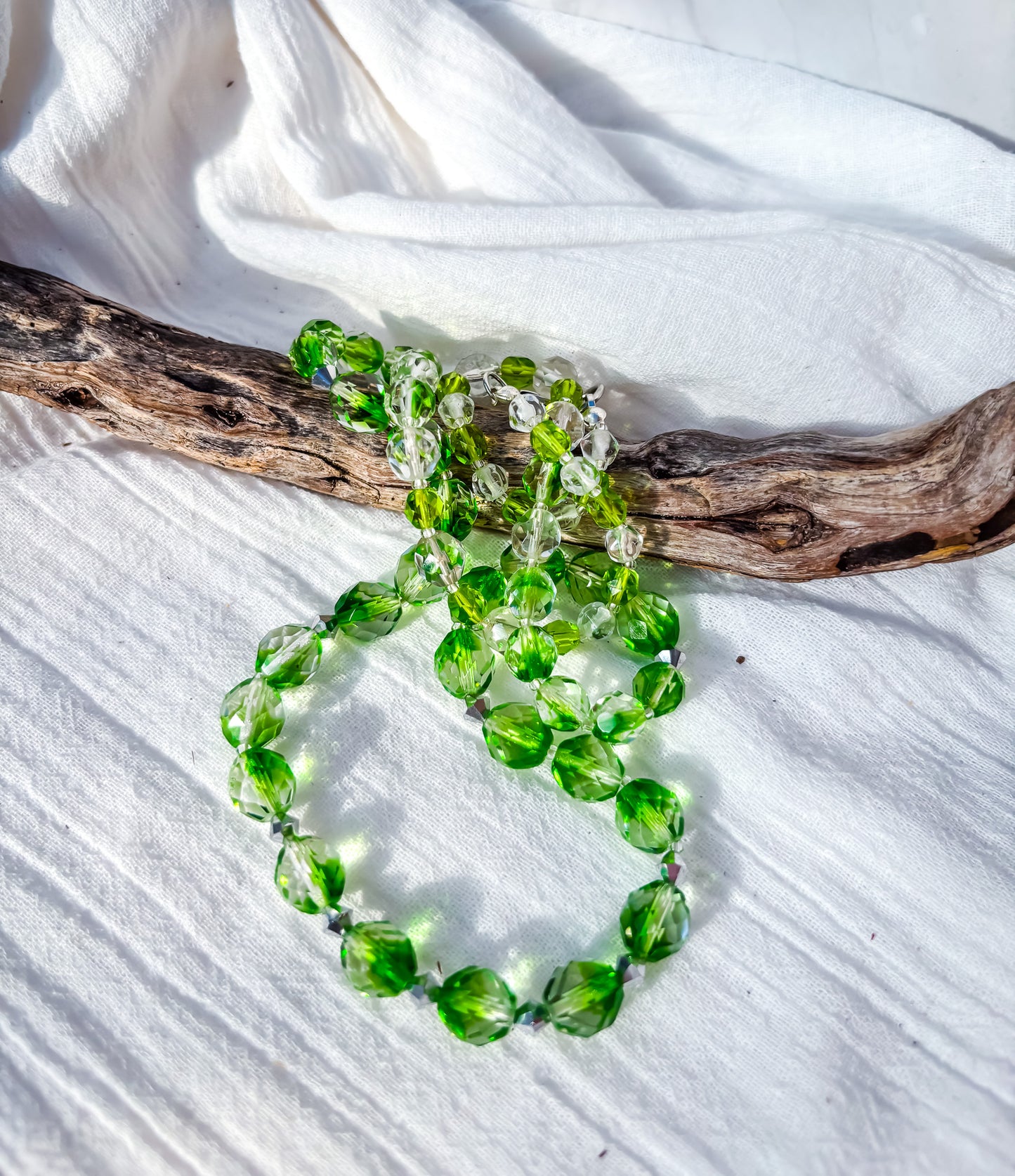 Round Faceted Green and White Crystal Beaded Necklace - Beadsmith