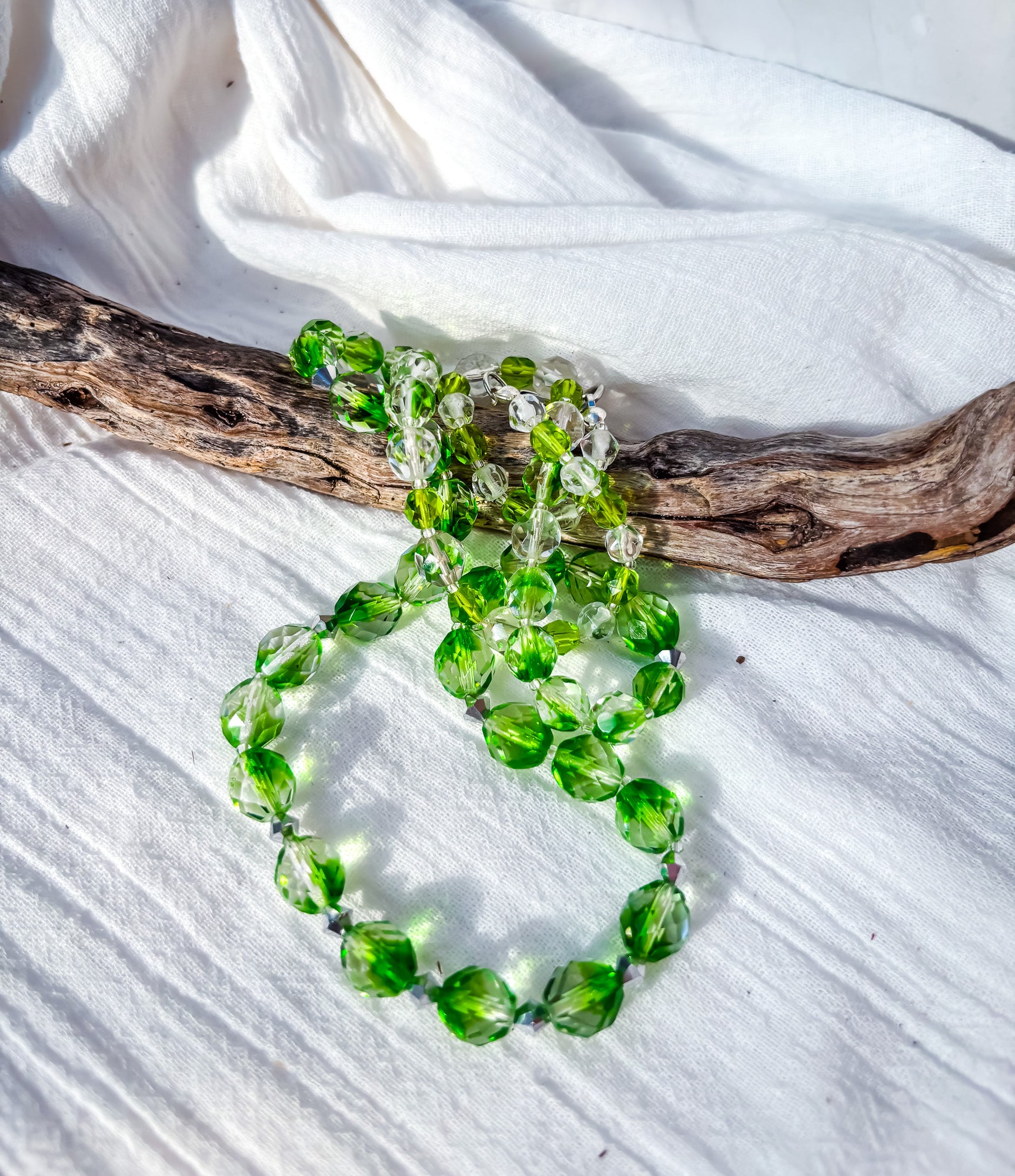 Round Faceted Green and White Crystal Beaded Necklace - Beadsmith