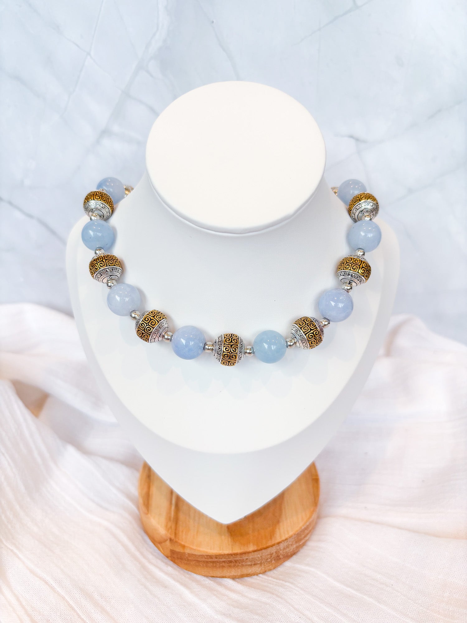 Pale blue and metal detailed round bead short necklace - Beadsmith