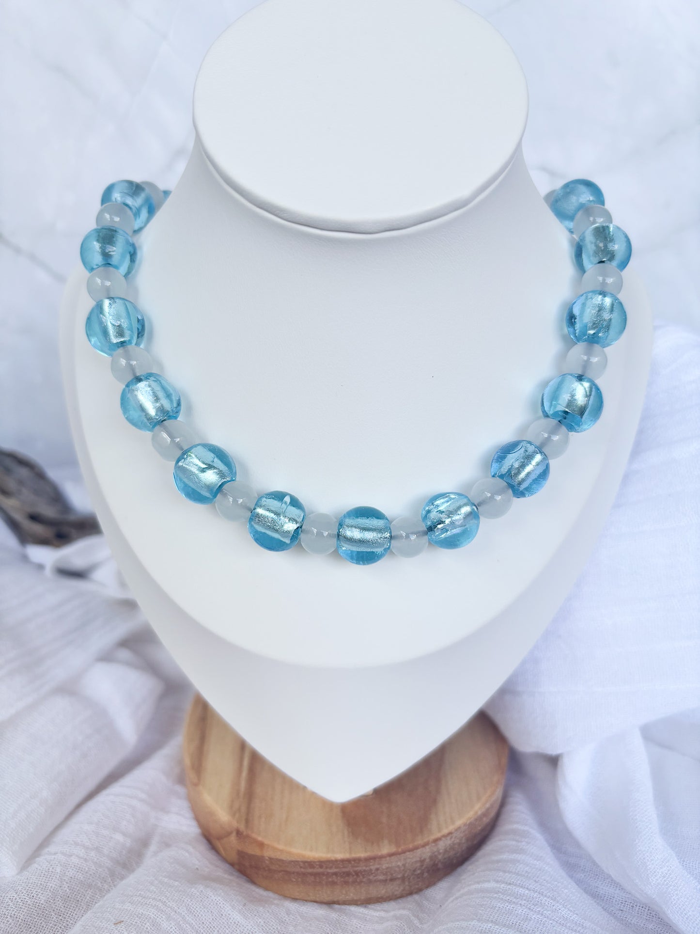 Blue and white round beaded short necklace - Beadsmith