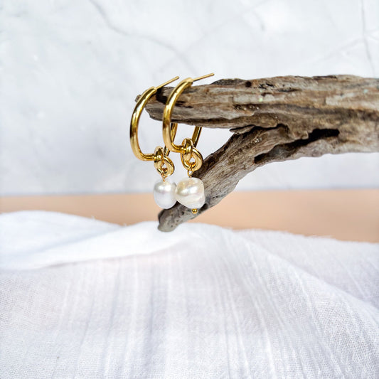 Gold plated knot hoop with freshwater pearl - Beadsmith
