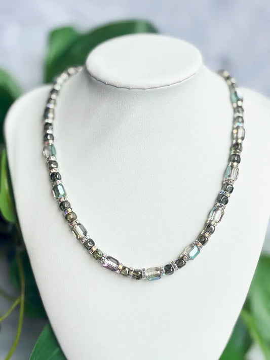 Grey and silver beaded necklace - Beadsmith