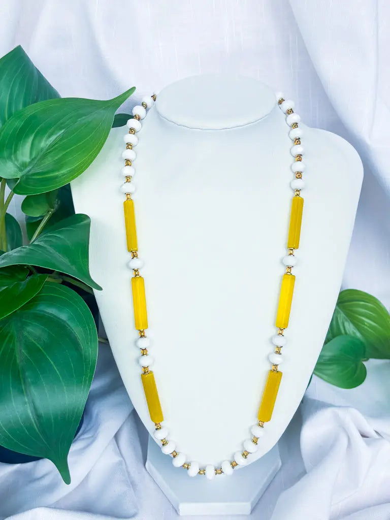 Long yellow and white beaded necklace - Beadsmith