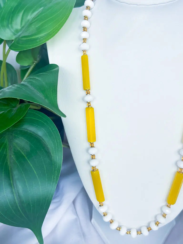 Long yellow and white beaded necklace - Beadsmith