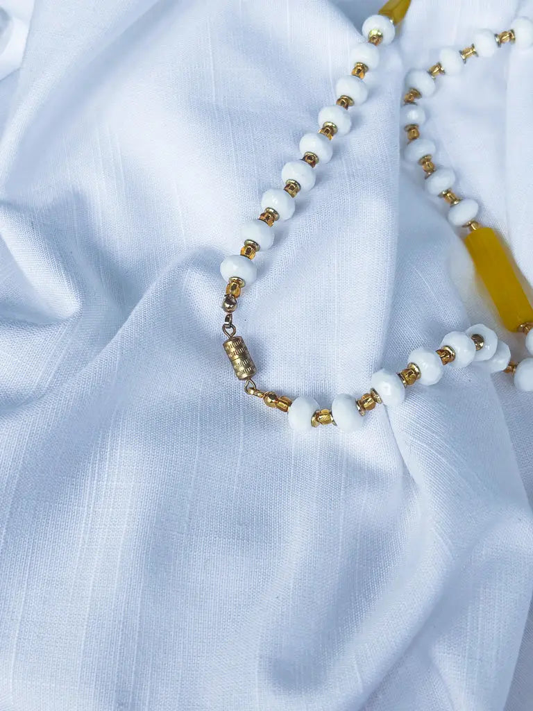 Long yellow and white beaded necklace - Beadsmith