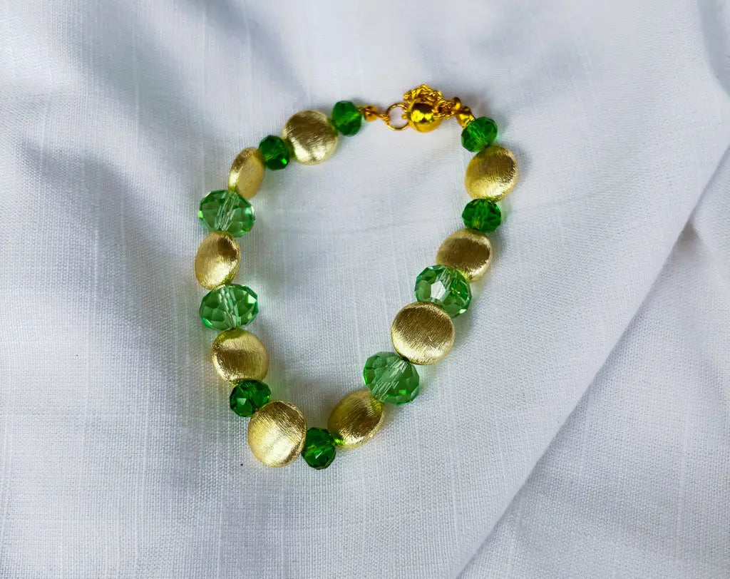 Pretty Green and gold beaded bracelet - Beadsmith