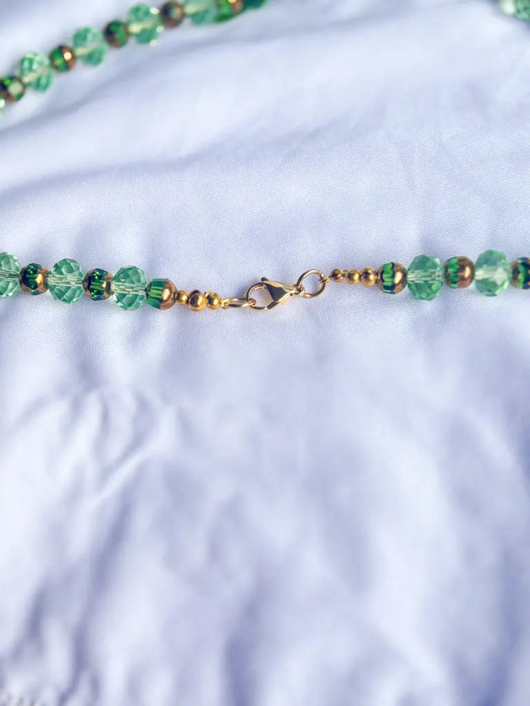 Round green crystal and bronze detail beaded necklace - Beadsmith