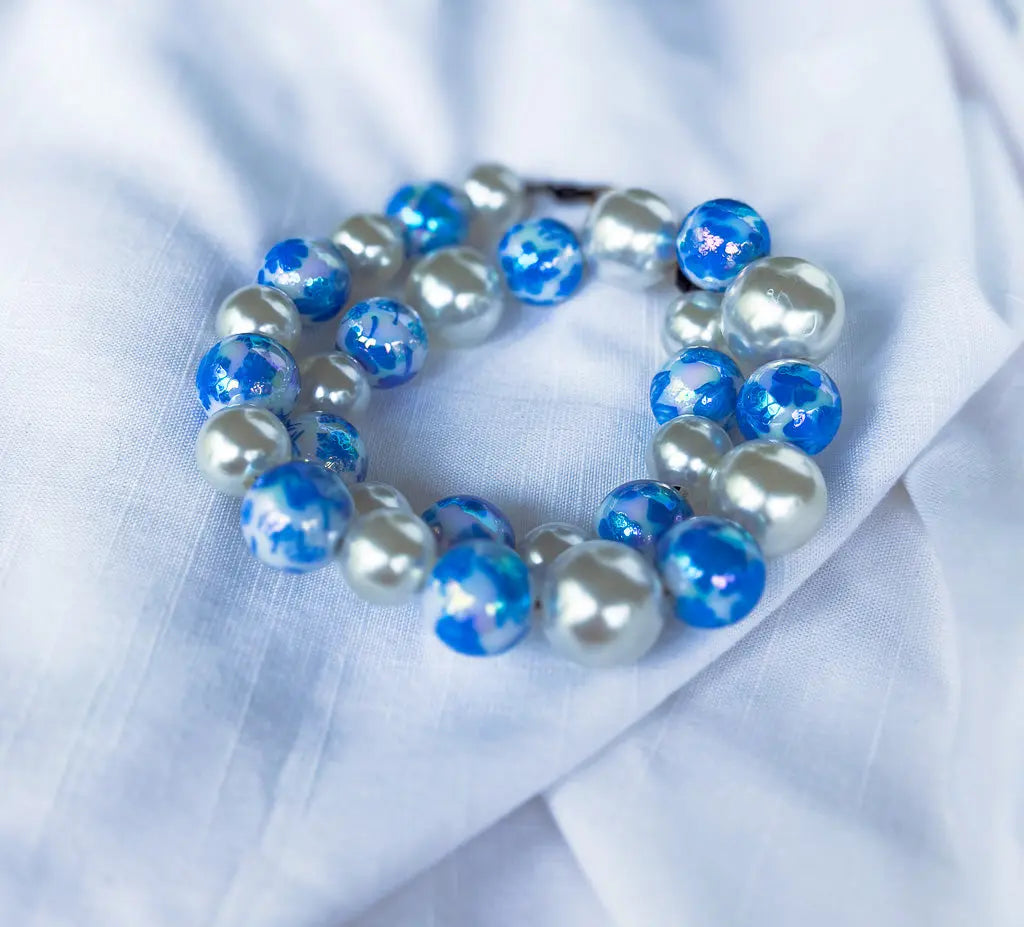 Round pearls and chunky blue beaded necklace - Beadsmith