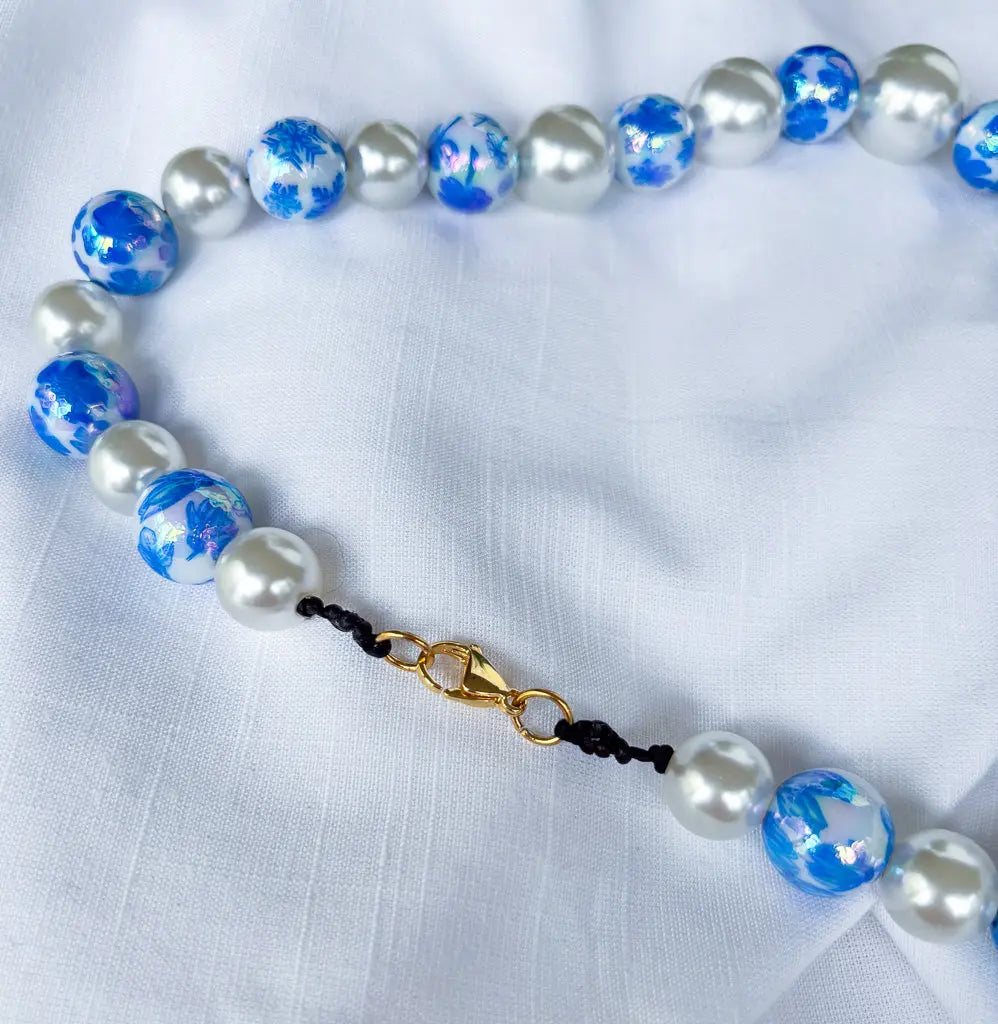 Round pearls and chunky blue beaded necklace - Beadsmith